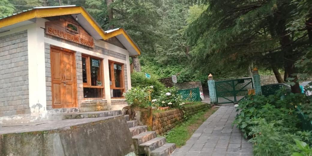 Hotel Forest View Lāhri Extérieur photo